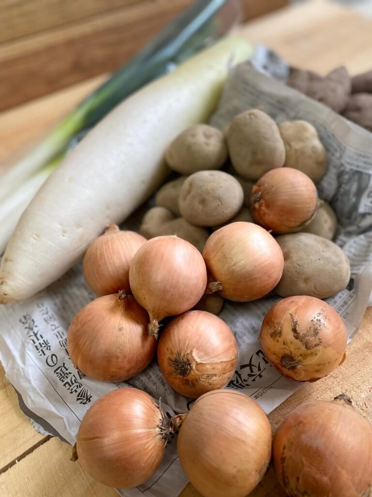 広島の農家さんの規格外野菜をお届け！　じゃがいも、玉ねぎ、さつまいも、白ネギ、大根